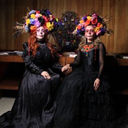 Día de Muertos: sube la Catrina al vagón de la lectura en Nuevo Laredo