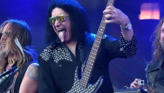 La leyenda de KISS, Gene Simmons, sufre accidente tras perder el conocimiento en plena carretera