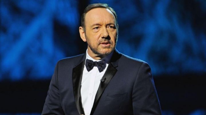 Kevin Spacey admite no tener hogar fijo; asegura que sigue tocando puertas