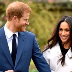 Meghan Markle y el príncipe Harry viven noche especial con amigos; así festejaron el Thanksgiving