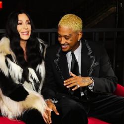 'Simplemente lo amo': Cher abre su corazón sobre su relación con un hombre 40 años menor