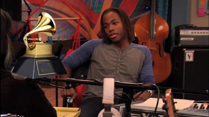 El exestrella de 'Victorious' brilla en la música; Leon Thomas III va por seis Grammys