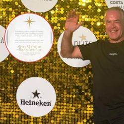 Raúl Rocha, dueño de Miss Universo y que es buscado por la PGR, reaparece con mensaje en Navidad