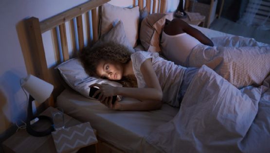 Tu celular podría estar arruinando tu sueño y ni siquiera lo sabías