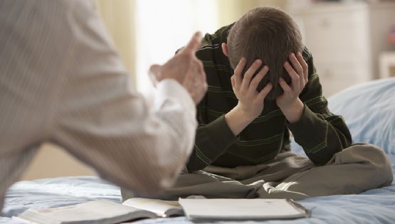 ¿Tus padres son tóxicos? Aprende a identificarlos y pon límites hoy