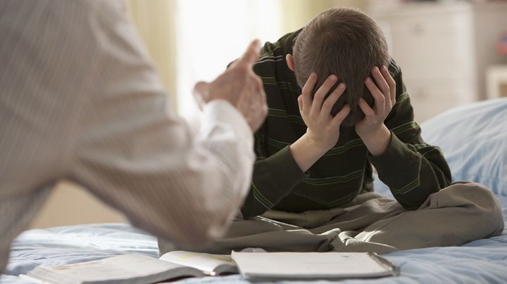 ¿Tus padres son tóxicos? Aprende a identificarlos y pon límites hoy