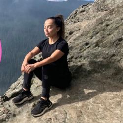 Dana Arizu: esposa, mánager y arquitecta del éxito del ‘Escorpión Dorado’