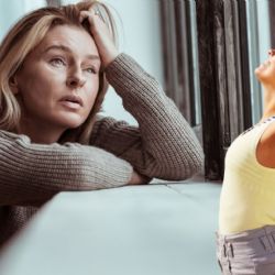 ¿Por qué cuesta tanto soltar a alguien que no te hace bien? Esto dice la psicología