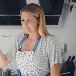 El remedio casero infalible para cuando te pasas de sal; el secreto de cocina que nunca falla