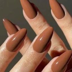 Colores de uñas para otoño; tendencias que siempre favorecen tu estilo